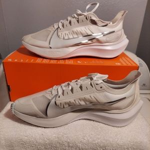 Nike Zoom Gravity WMNS Running Shoes Platinum Tint